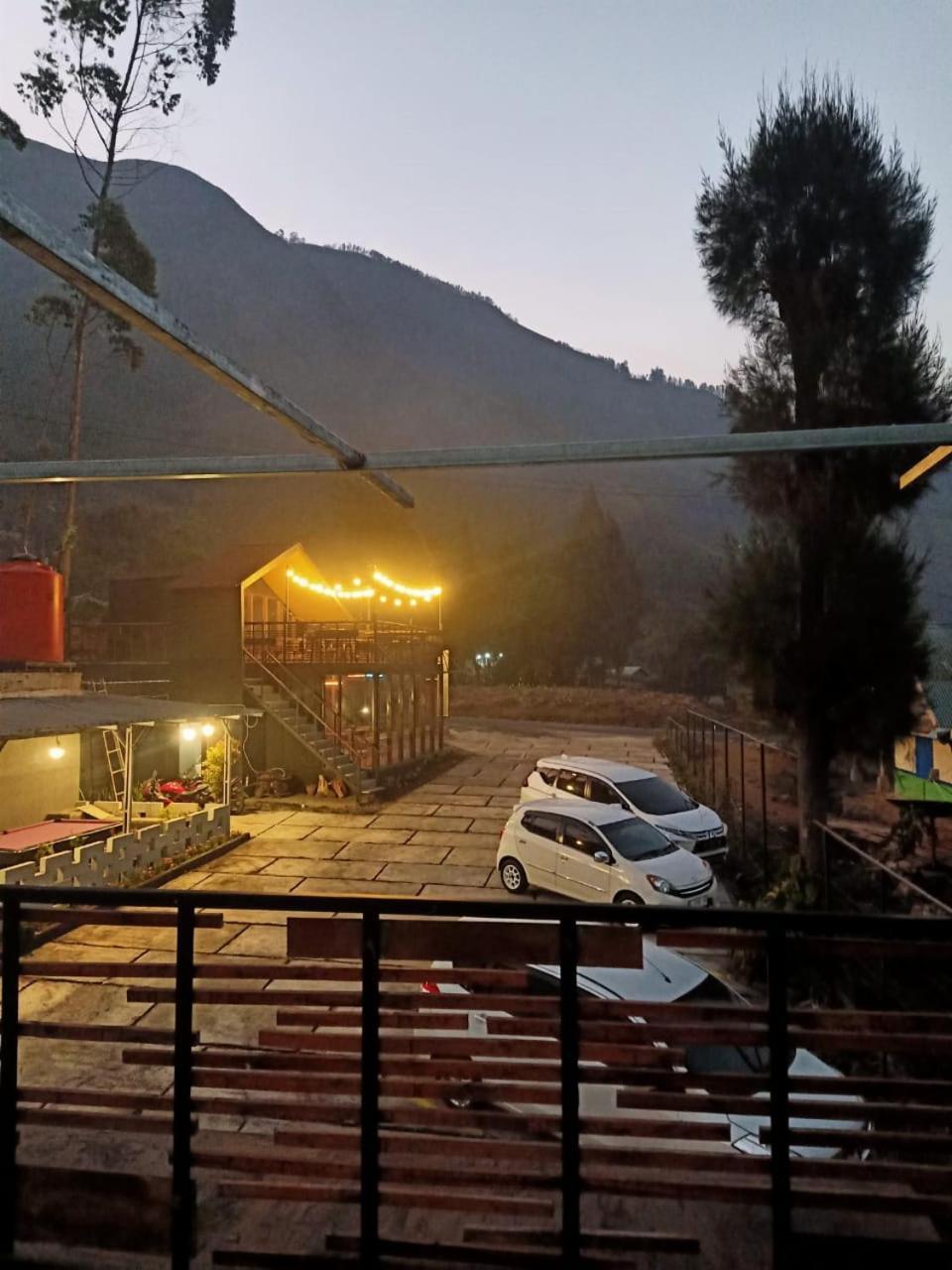 Istana Bromo Resort Екстериор снимка